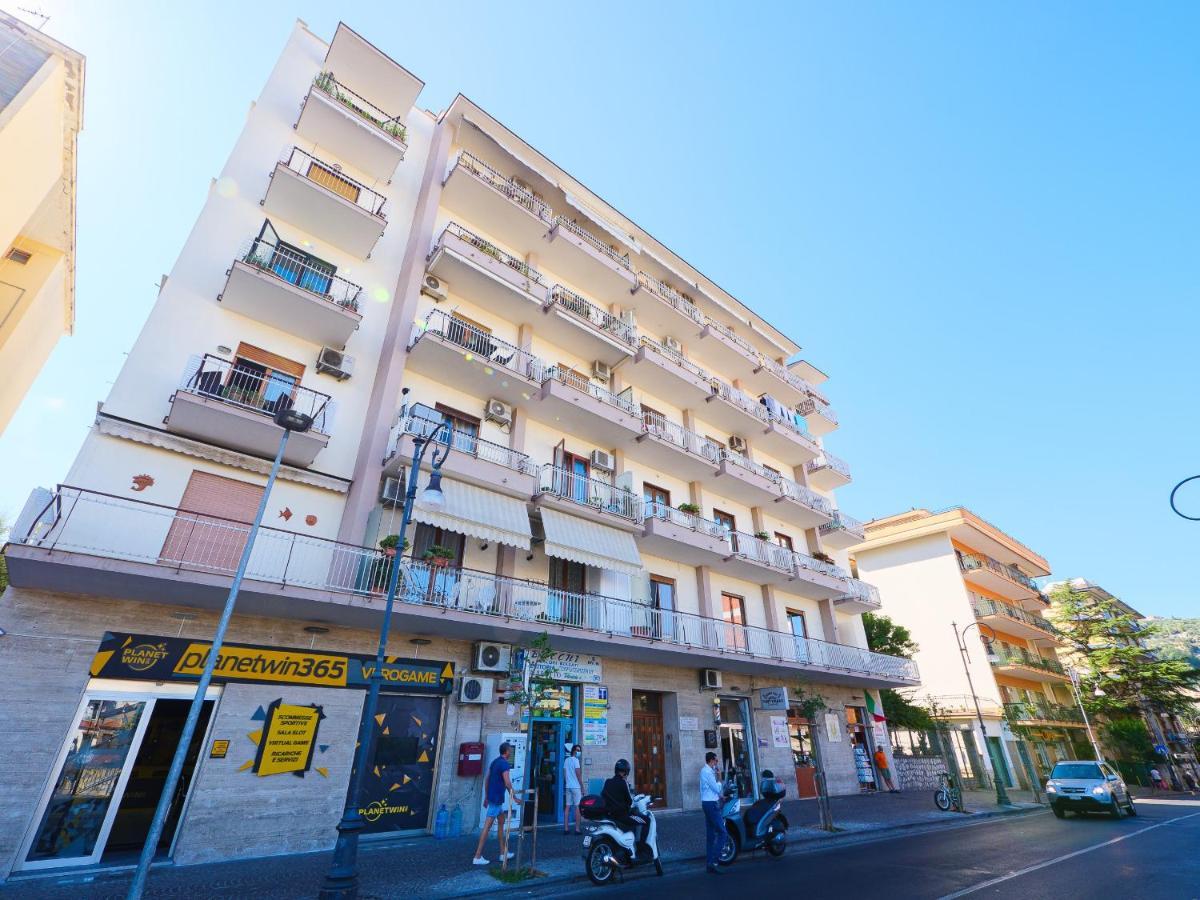 Aranci Apt 67 - Sorrento Centre And Vesuvius View מראה חיצוני תמונה