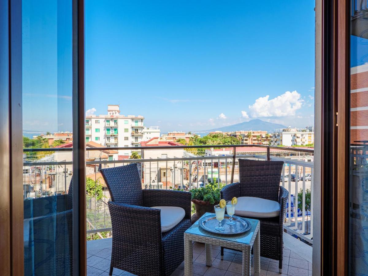 Aranci Apt 67 - Sorrento Centre And Vesuvius View מראה חיצוני תמונה