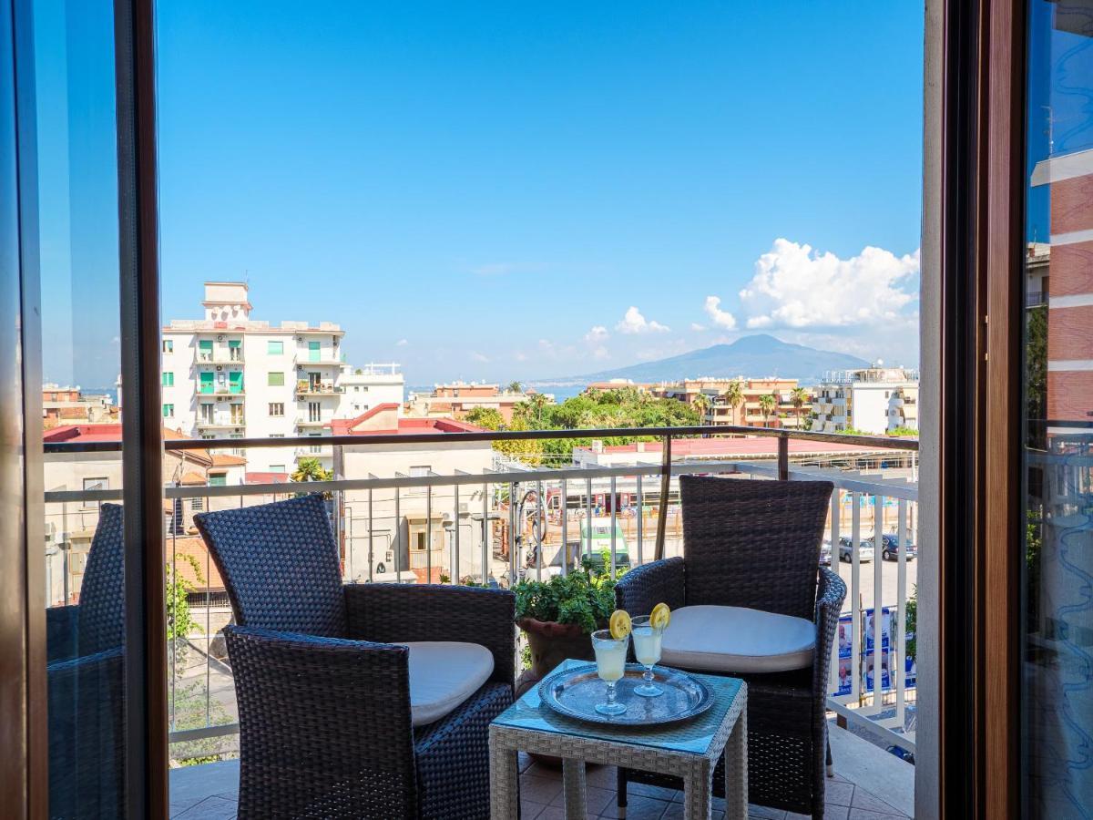 Aranci Apt 67 - Sorrento Centre And Vesuvius View מראה חיצוני תמונה